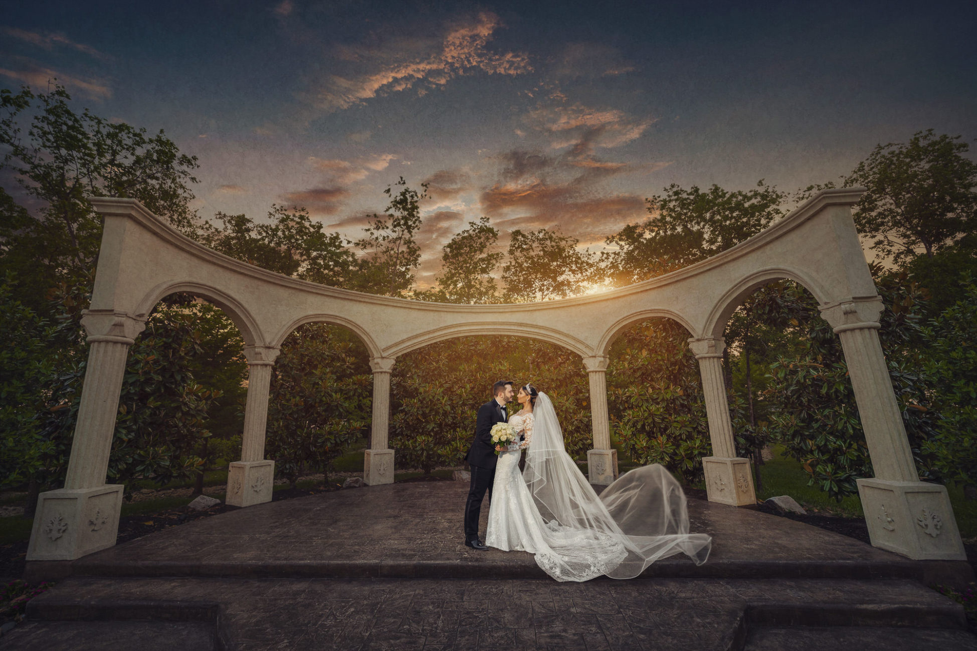 Bride and groom sunset photo at knotting hill place texas